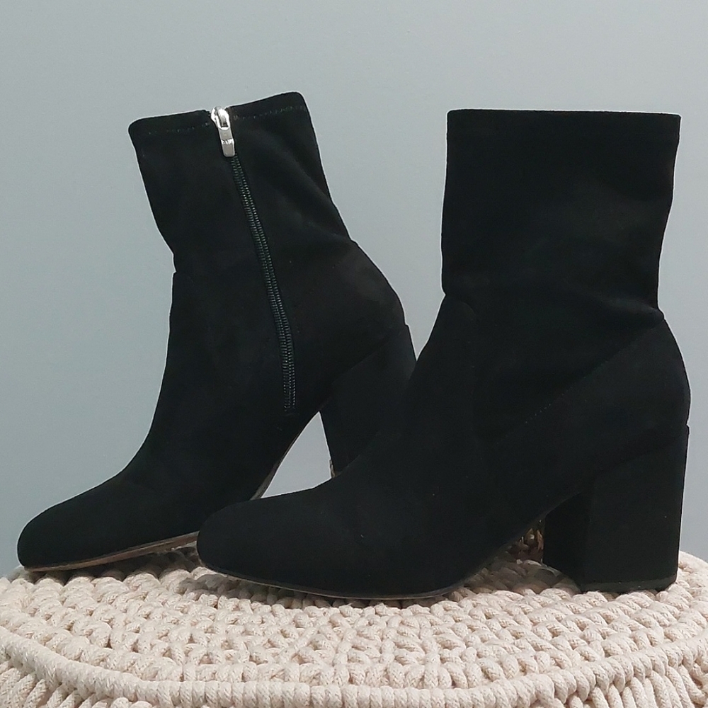 Mark Fisher Size 8M Black "Suede Like" Boots